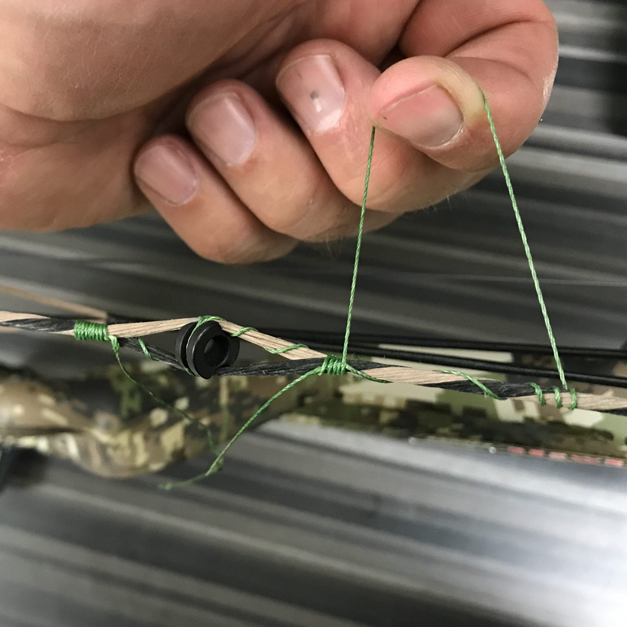 How to Properly Tie in a Peep Sight Western Hunter